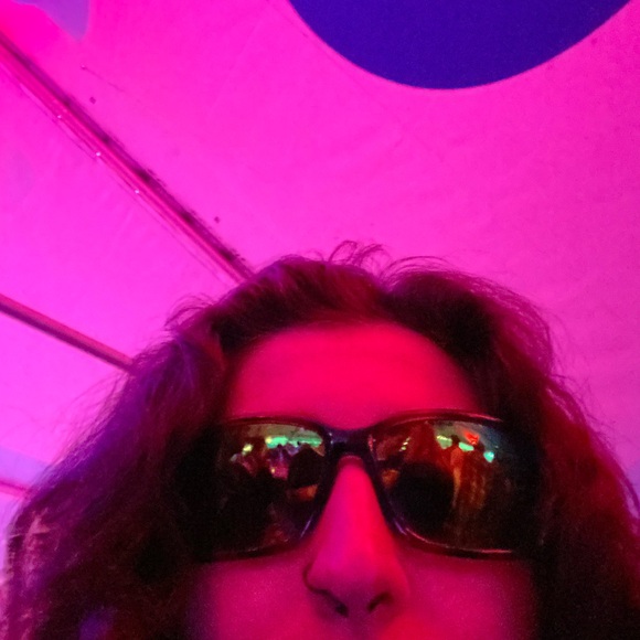 Meet your Posher, Taylor - Picture 9 of 10